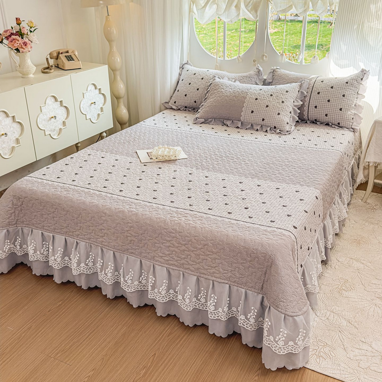 91家纺网 家纺一手货源 找家纺 雅眠居 2026直播爆款泡芙棉双层蕾丝花边床盖四件套 甜心-灰