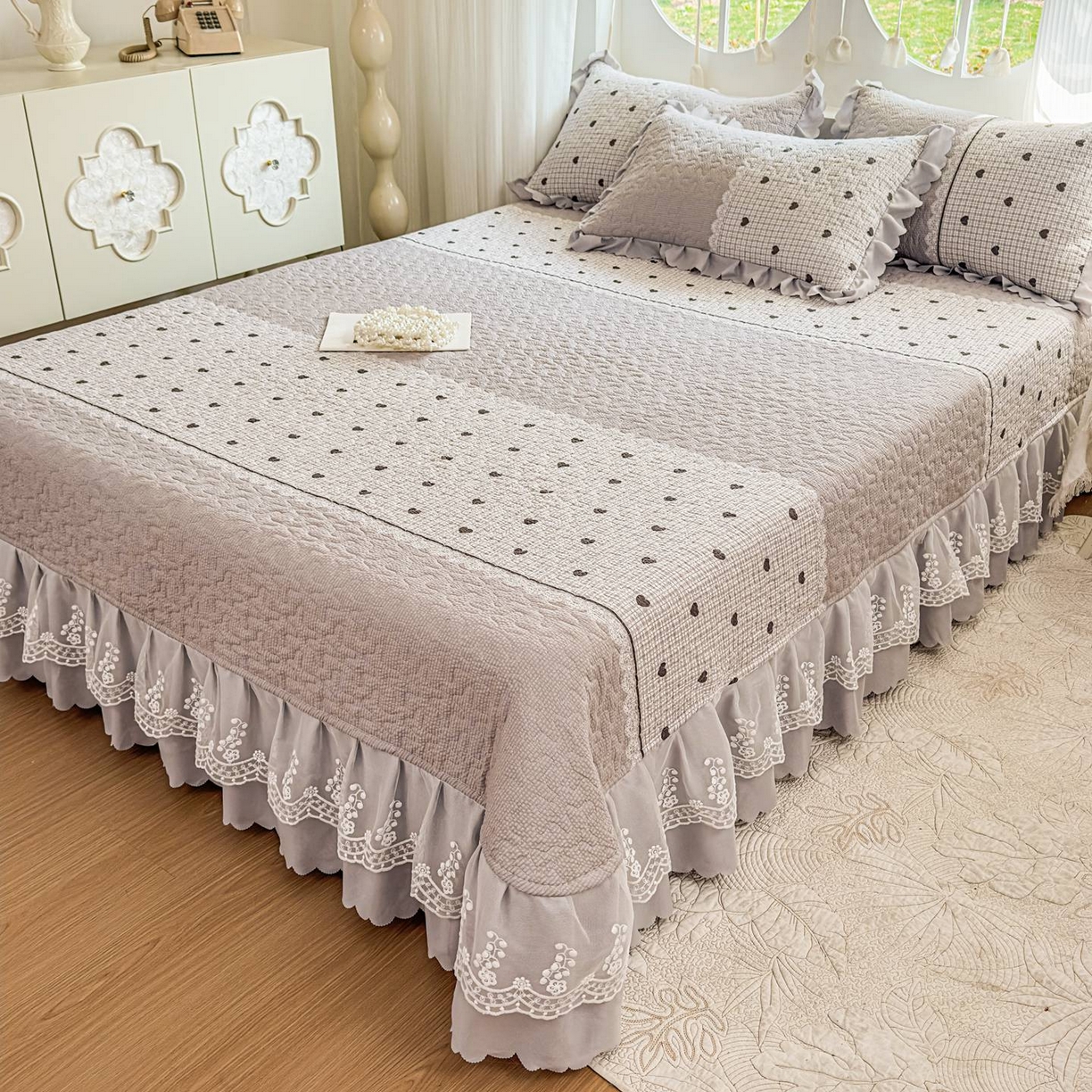 91家纺网 家纺一手货源 找家纺 雅眠居 2026直播爆款泡芙棉双层蕾丝花边床盖四件套 甜心-灰