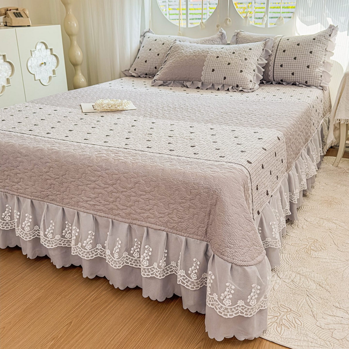 91家纺网 家纺一手货源 找家纺 雅眠居 2026直播爆款泡芙棉双层蕾丝花边床盖四件套 甜心-灰