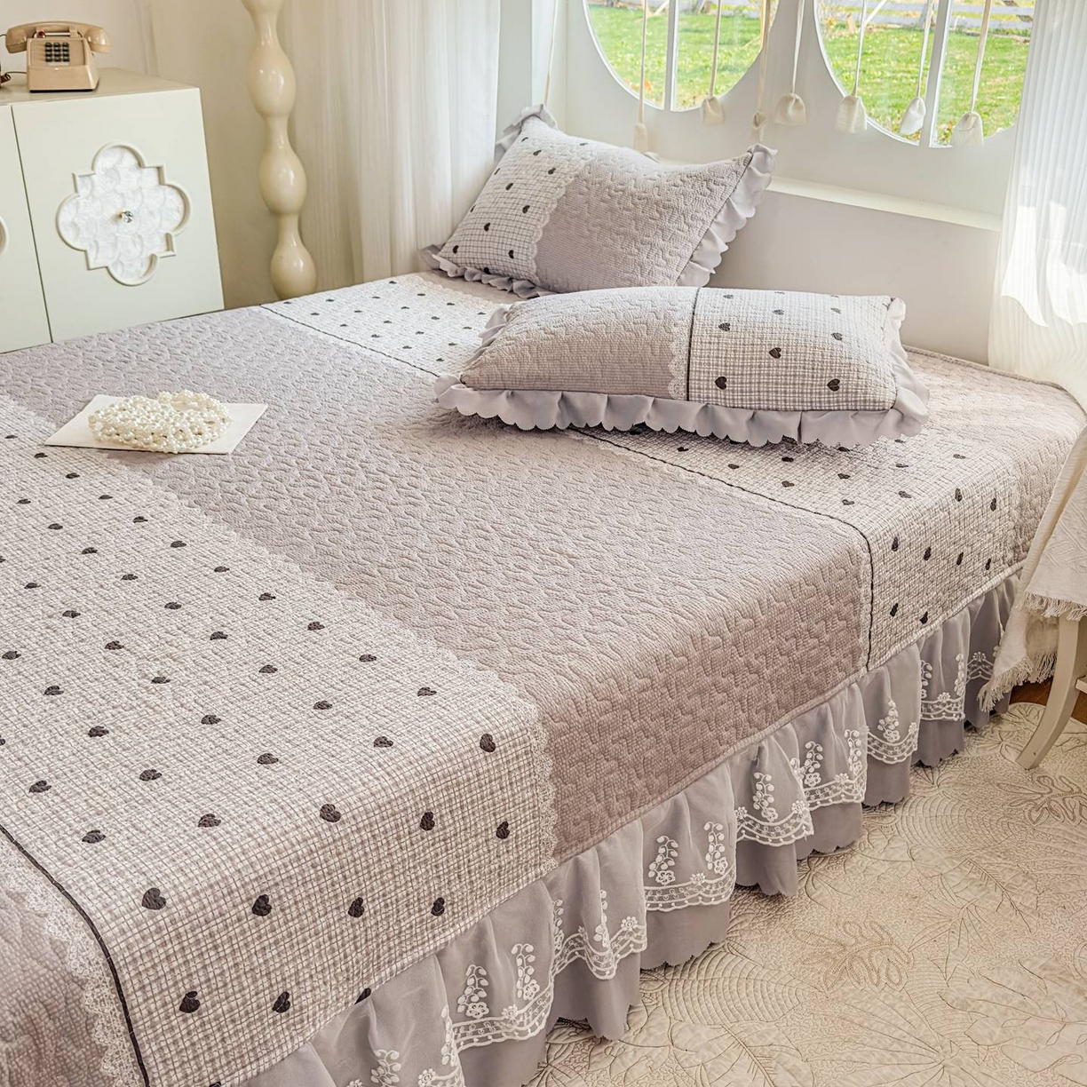 91家纺网 家纺一手货源 找家纺 雅眠居 2026直播爆款泡芙棉双层蕾丝花边床盖四件套 甜心-灰