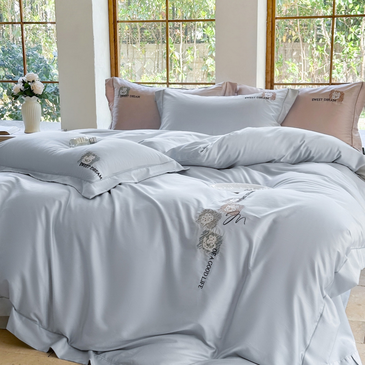 91家纺网 家纺一手货源 找家纺 （总）芯丝路家纺 2026新款进口天丝棉纯色绣花四件套(宽边一字绣工艺款）-可奈朵