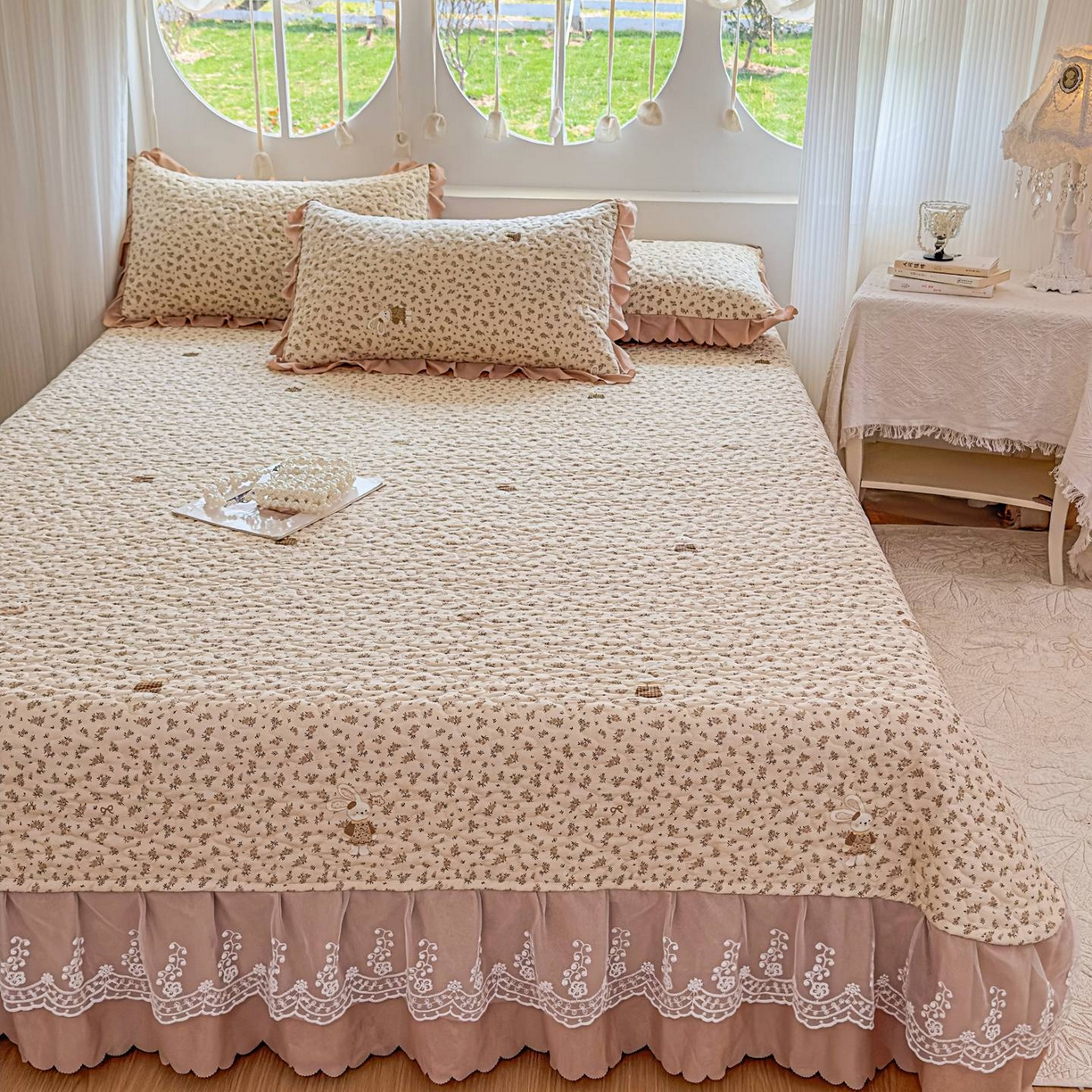 91家纺网 家纺一手货源 找家纺 雅眠居 2026直播爆款泡芙棉双层蕾丝花边床盖四件套 织梦时空