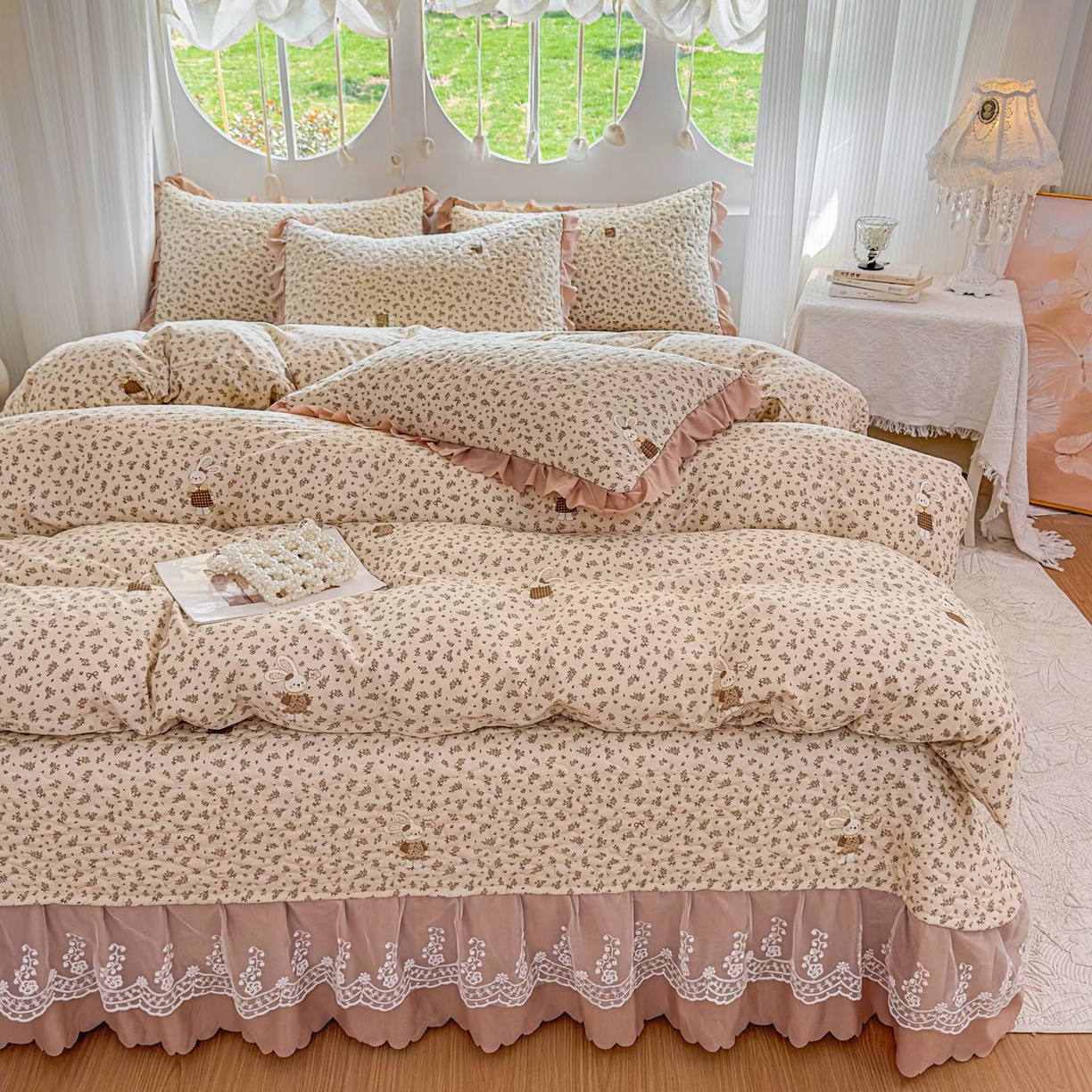 91家纺网 家纺一手货源 找家纺 雅眠居 2026直播爆款泡芙棉双层蕾丝花边床盖四件套 织梦时空