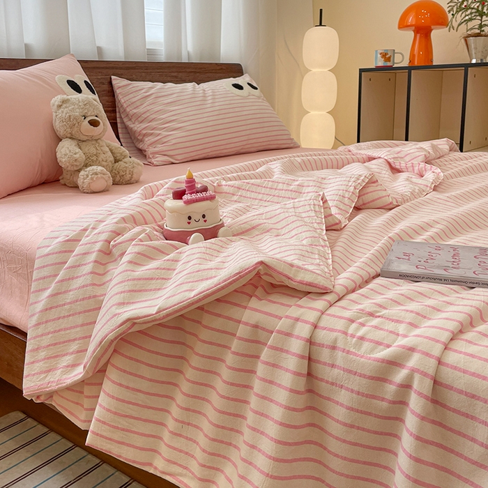 91家纺网 家纺一手货源 找家纺 桃心家居 2026春夏新款A类ins云柔水洗棉升级毛巾绣大眼睛大豆单夏被夏被四件套 水洗棉-大眼睛夏被粉条粉