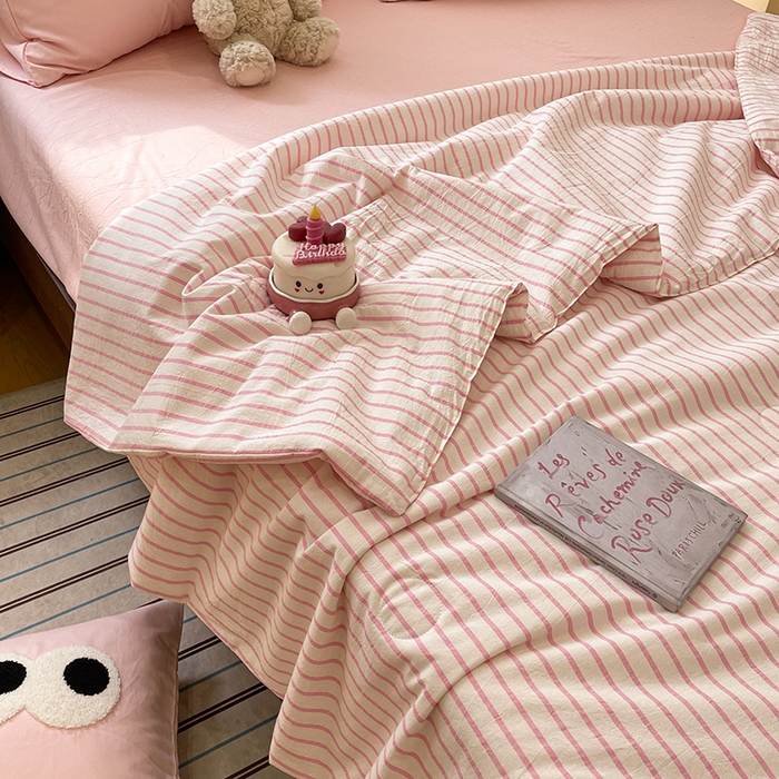 91家纺网 家纺一手货源 找家纺 桃心家居 2026春夏新款A类ins云柔水洗棉升级毛巾绣大眼睛大豆单夏被夏被四件套 水洗棉-大眼睛夏被粉条粉