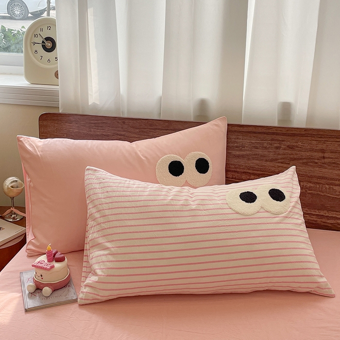 91家纺网 家纺一手货源 找家纺 桃心家居 2026春夏新款A类ins云柔水洗棉升级毛巾绣大眼睛大豆单夏被夏被四件套 水洗棉-大眼睛夏被粉条粉