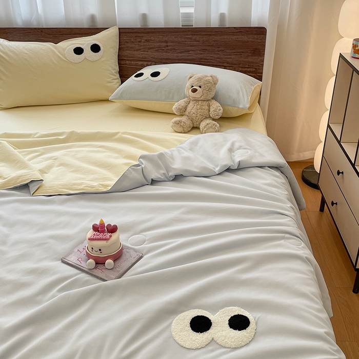 91家纺网 家纺一手货源 找家纺 桃心家居 2026春夏新款A类ins云柔水洗棉升级毛巾绣大眼睛大豆单夏被夏被四件套 水洗棉-大眼睛夏被海盐奶黄