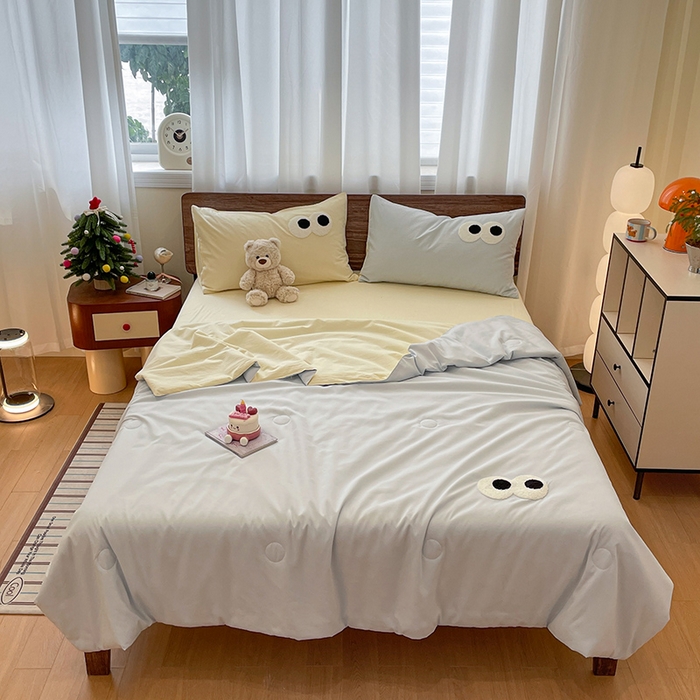 91家纺网 家纺一手货源 找家纺 桃心家居 2026春夏新款A类ins云柔水洗棉升级毛巾绣大眼睛大豆单夏被夏被四件套 水洗棉-大眼睛夏被海盐奶黄