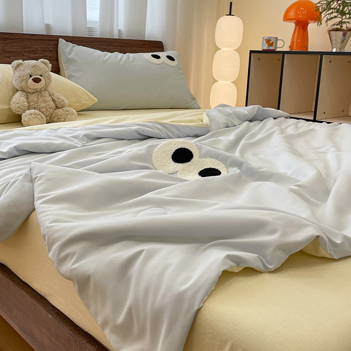 91家纺网 家纺一手货源 找家纺 桃心家居 2026春夏新款A类ins云柔水洗棉升级毛巾绣大眼睛大豆单夏被夏被四件套 水洗棉-大眼睛夏被海盐奶黄