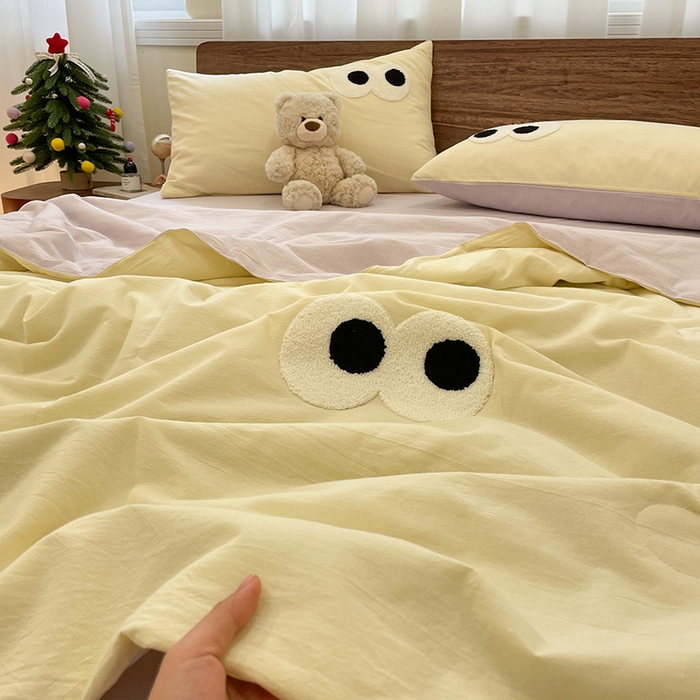 91家纺网 家纺一手货源 找家纺 桃心家居 2026春夏新款A类ins云柔水洗棉升级毛巾绣大眼睛大豆单夏被夏被四件套 水洗棉-大眼睛夏被奶油葡萄