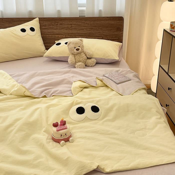 91家纺网 家纺一手货源 找家纺 桃心家居 2026春夏新款A类ins云柔水洗棉升级毛巾绣大眼睛大豆单夏被夏被四件套 水洗棉-大眼睛夏被奶油葡萄