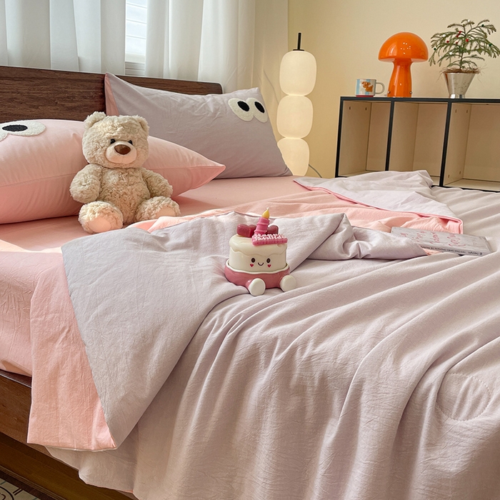 91家纺网 家纺一手货源 找家纺 桃心家居 2026春夏新款A类ins云柔水洗棉升级毛巾绣大眼睛大豆单夏被夏被四件套 水洗棉-大眼睛夏被葡萄粉桃