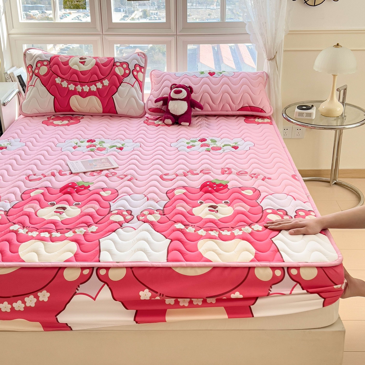 91家纺网 家纺一手货源 找家纺 希廷顿 2026新款印花夹棉防水床笠单床笠床笠单件 草莓熊