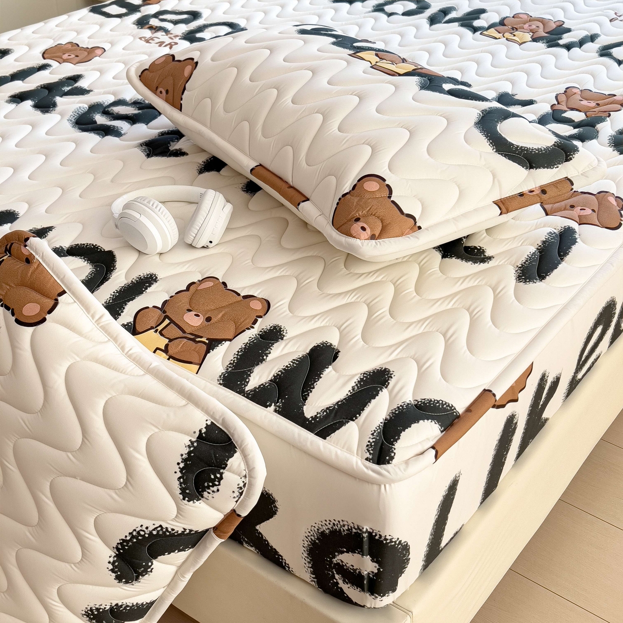 91家纺网 家纺一手货源 找家纺 希廷顿 2026新款印花夹棉防水床笠单床笠床笠单件 luck熊