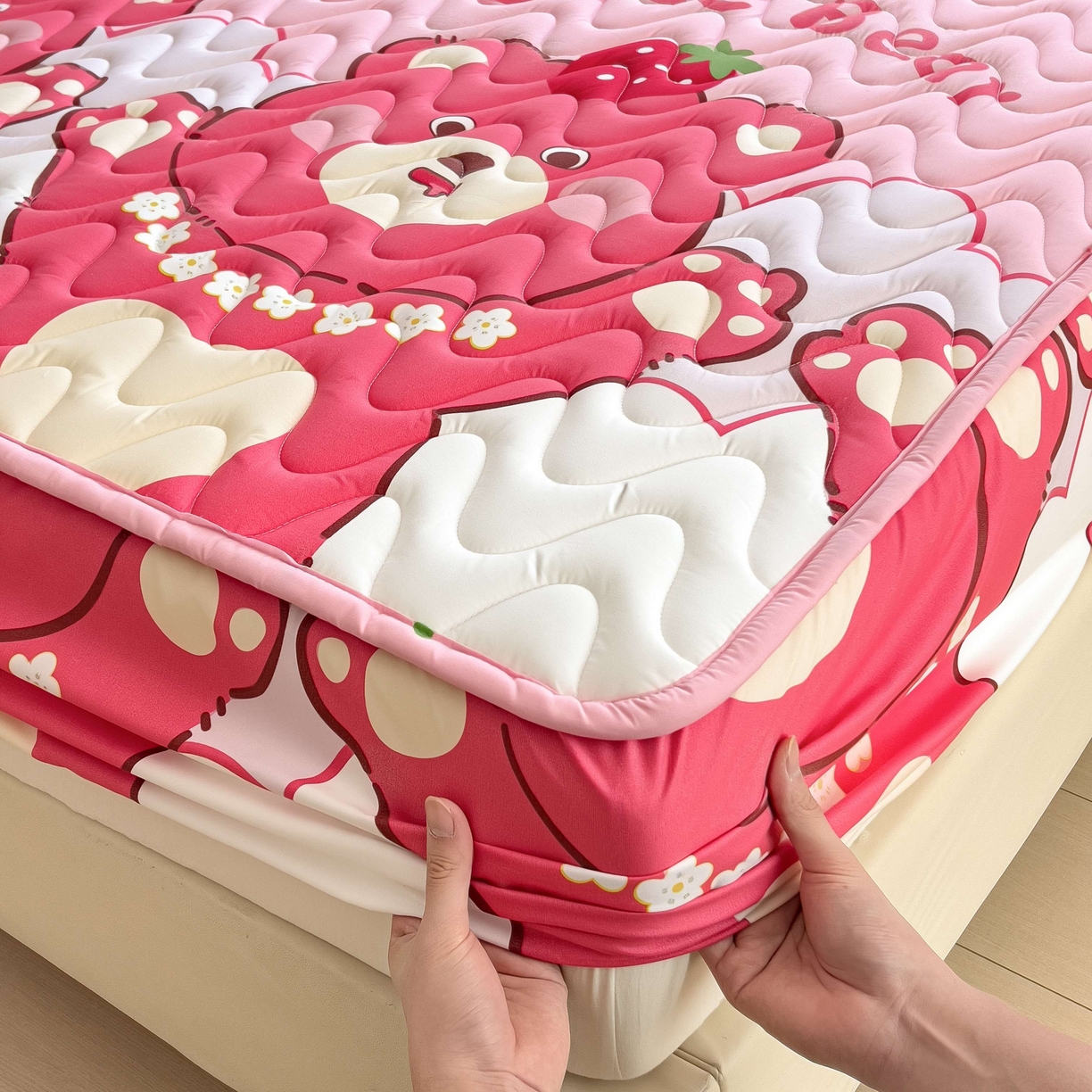 91家纺网 家纺一手货源 找家纺 希廷顿 2026新款印花夹棉防水床笠单床笠床笠单件 草莓熊