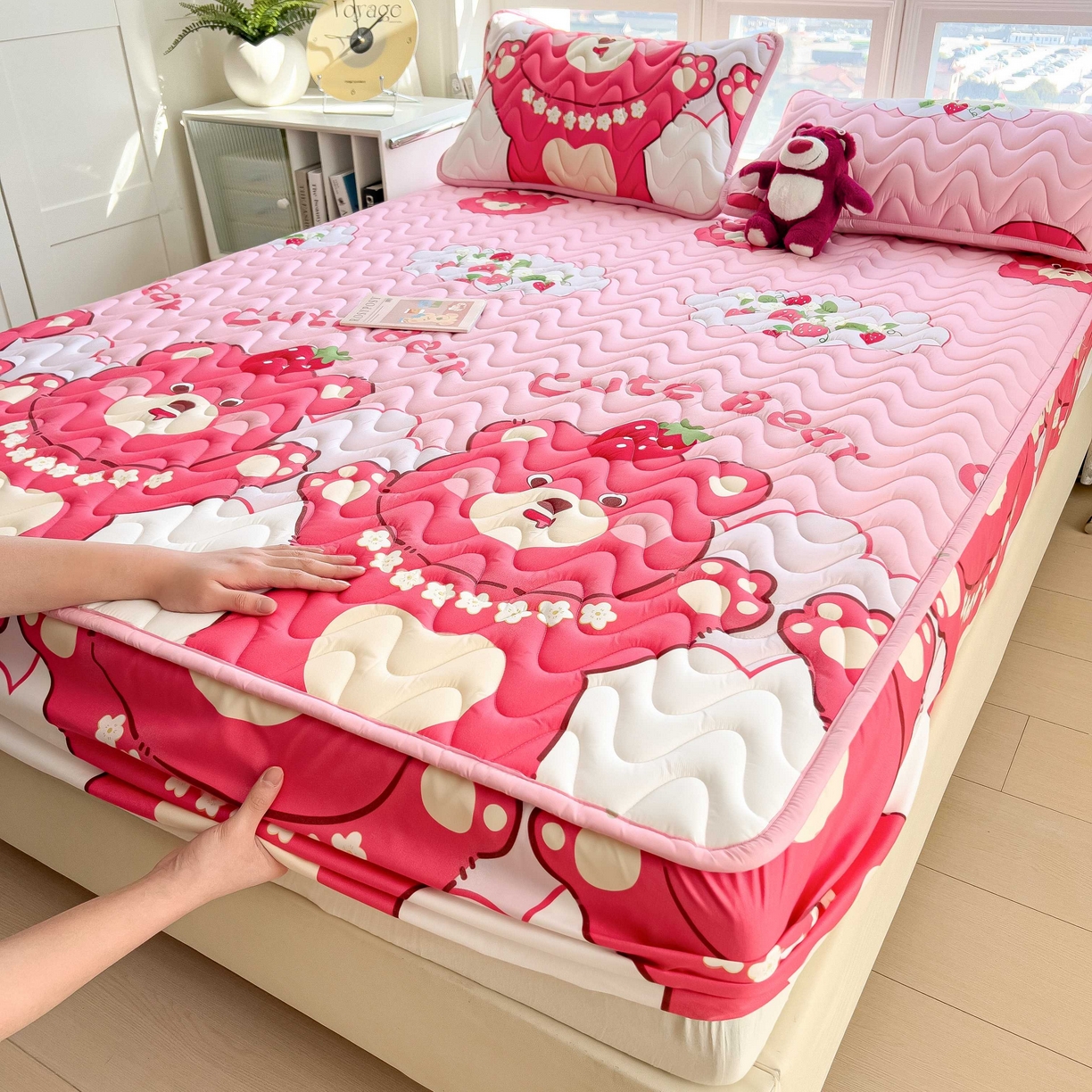 91家纺网 家纺一手货源 找家纺 希廷顿 2026新款印花夹棉防水床笠单床笠床笠单件 草莓熊