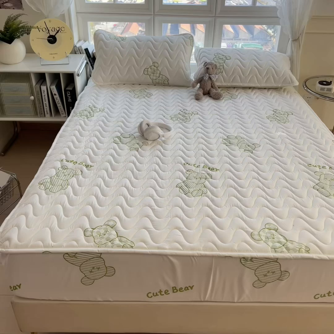 91家纺网 家纺一手货源 找家纺 希廷顿 2026新款印花夹棉防水床笠单床笠床笠单件 熊本熊