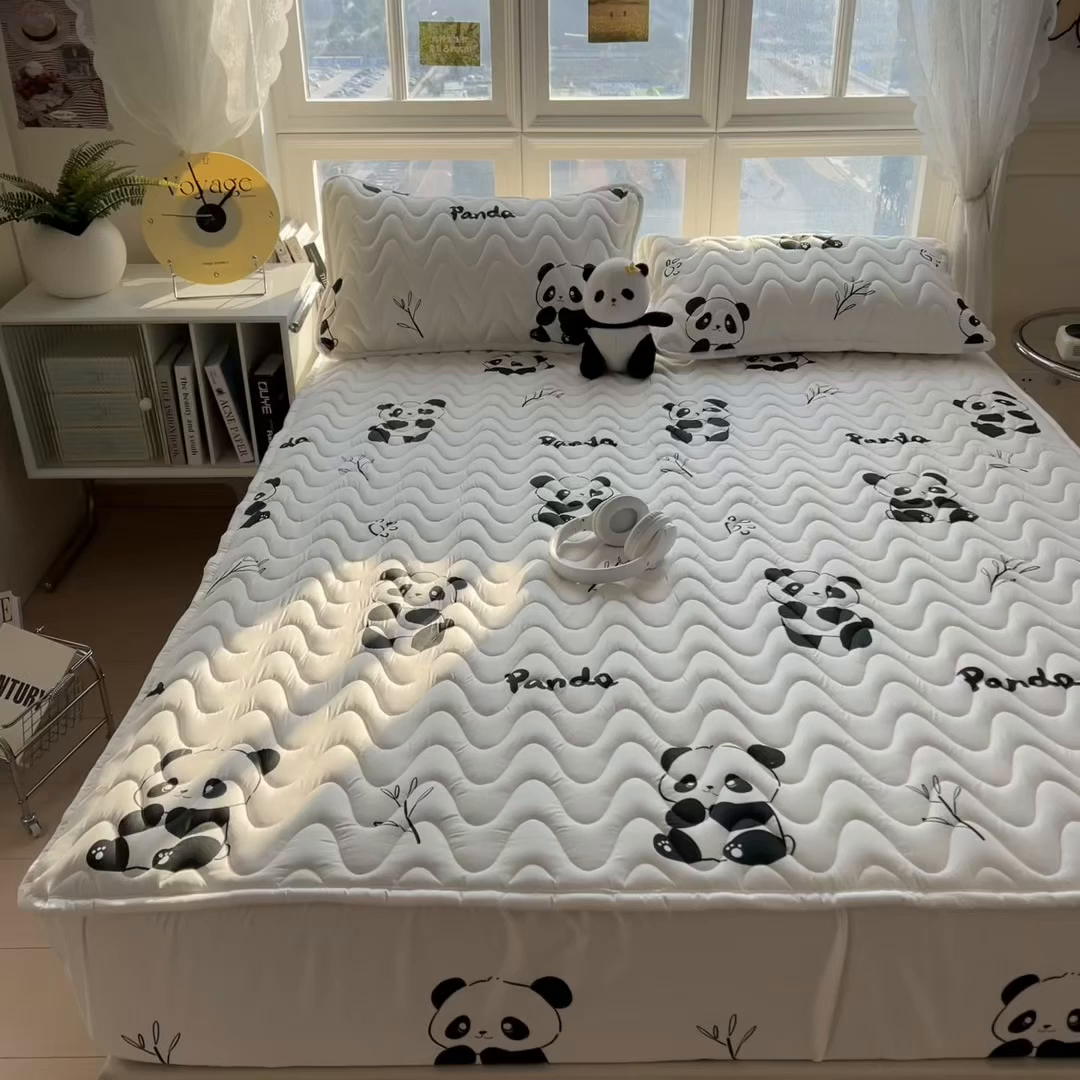 91家纺网 家纺一手货源 找家纺 希廷顿 2026新款印花夹棉防水床笠单床笠床笠单件 熊猫攀竹