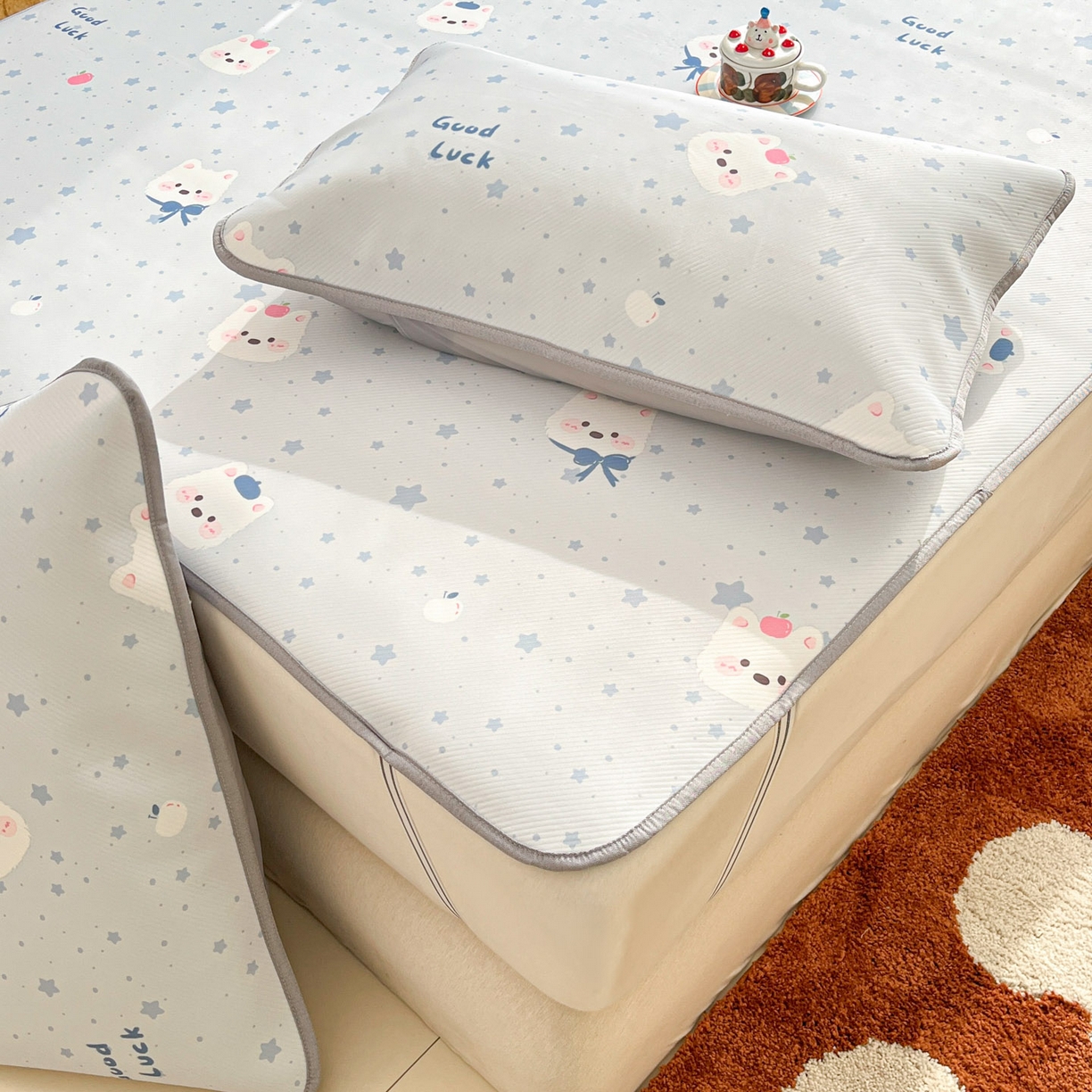 91家纺网 家纺一手货源 找家纺 川悦生活 2026新款凉感冰丝席大床小阪冰丝凉席 席星星西高地