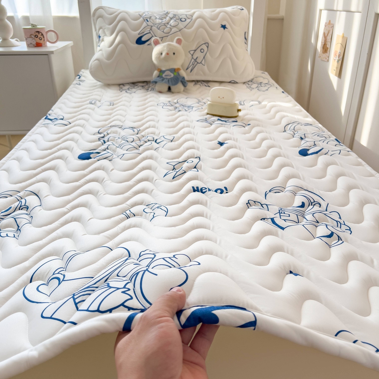 91家纺网 家纺一手货源 找家纺 希廷顿 2026新款印花夹棉防水床垫学生款 太空人