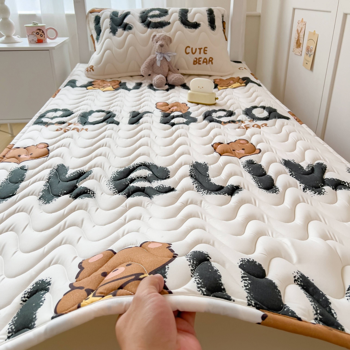 91家纺网 家纺一手货源 找家纺 希廷顿 2026新款印花夹棉防水床垫学生款 luck熊