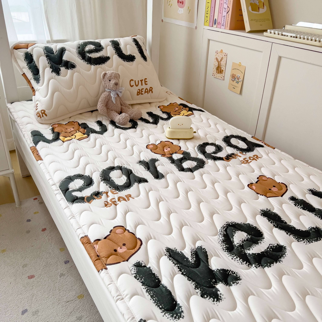 91家纺网 家纺一手货源 找家纺 希廷顿 2026新款印花夹棉防水床垫学生款 luck熊