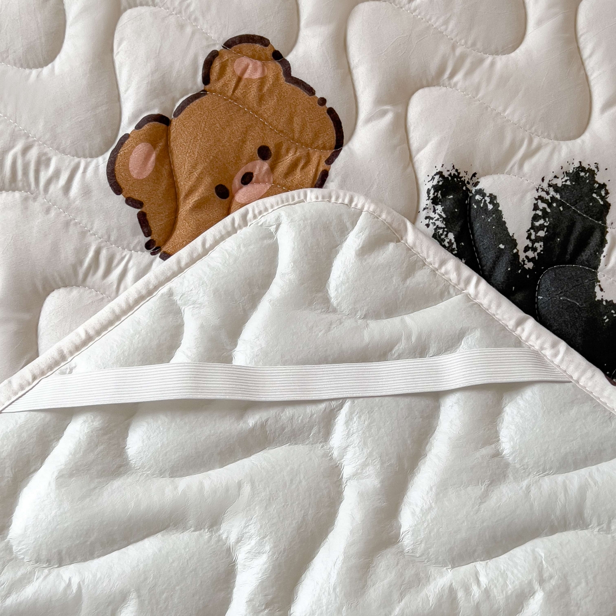 91家纺网 家纺一手货源 找家纺 希廷顿 2026新款印花夹棉防水床垫学生款 luck熊