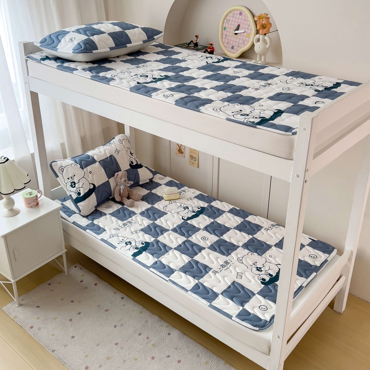 希廷顿 2026新款印花夹棉防水床垫学生款 马上暴富