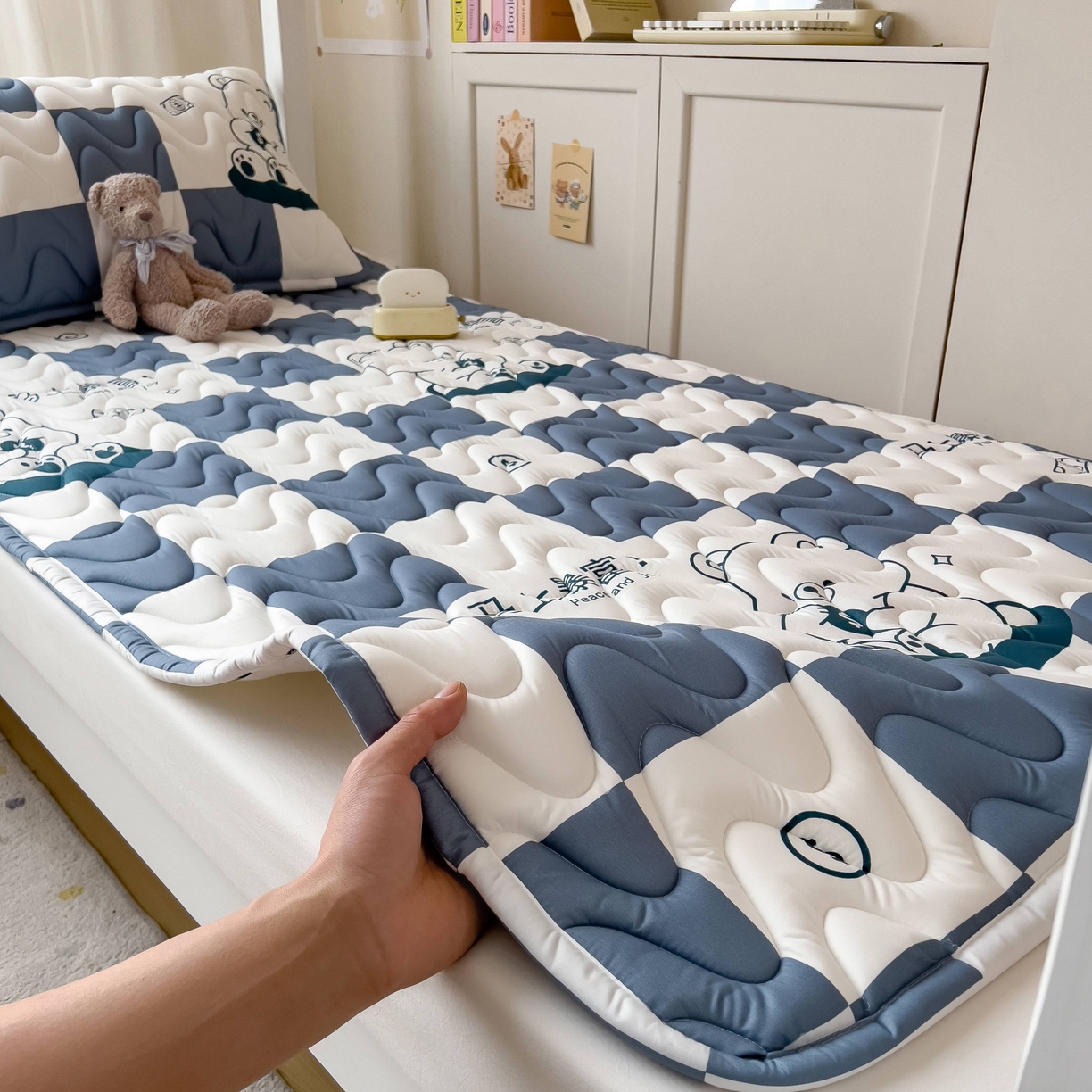 91家纺网 家纺一手货源 找家纺 希廷顿 2026新款印花夹棉防水床垫学生款 马上暴富