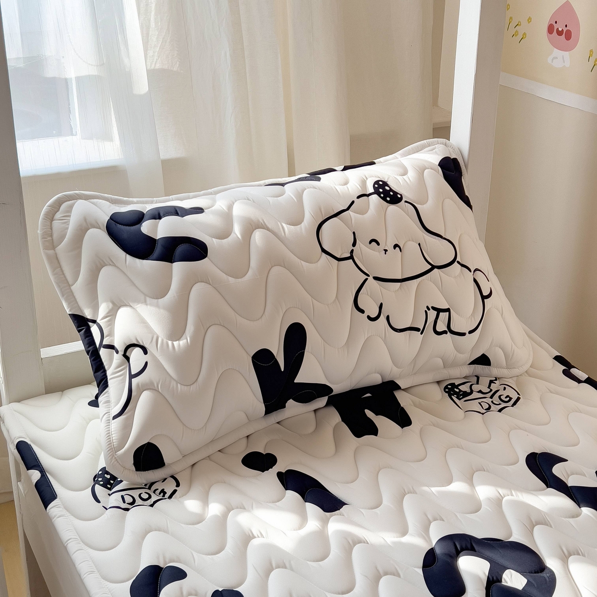 91家纺网 家纺一手货源 找家纺 希廷顿 2026新款印花夹棉防水床垫学生款 萌宠狗