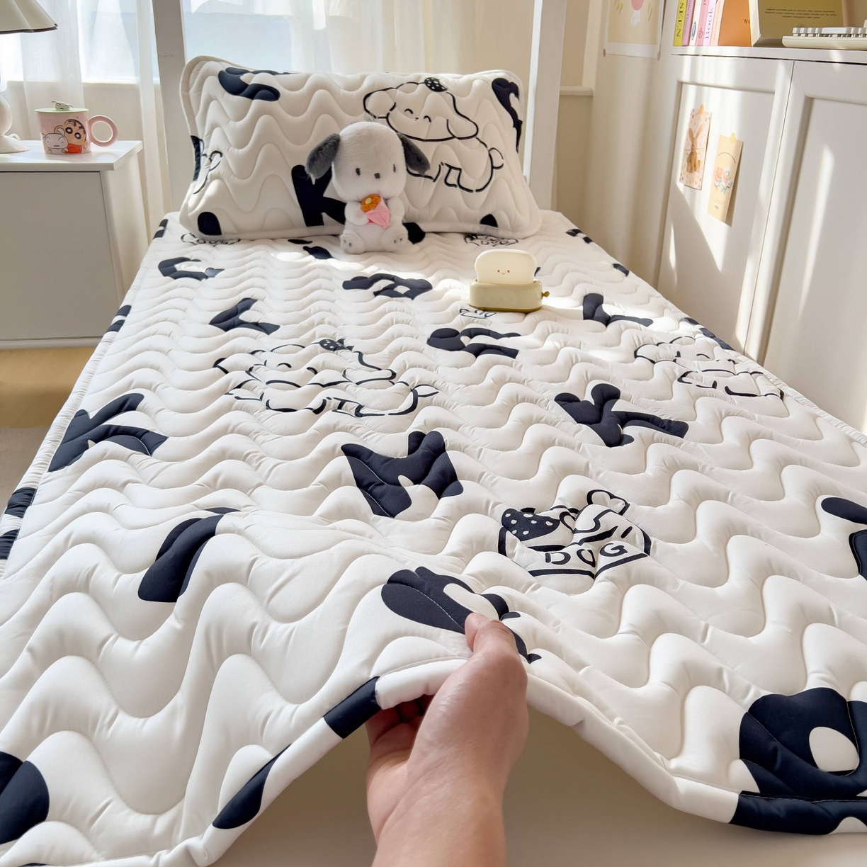 91家纺网 家纺一手货源 找家纺 希廷顿 2026新款印花夹棉防水床垫学生款 萌宠狗