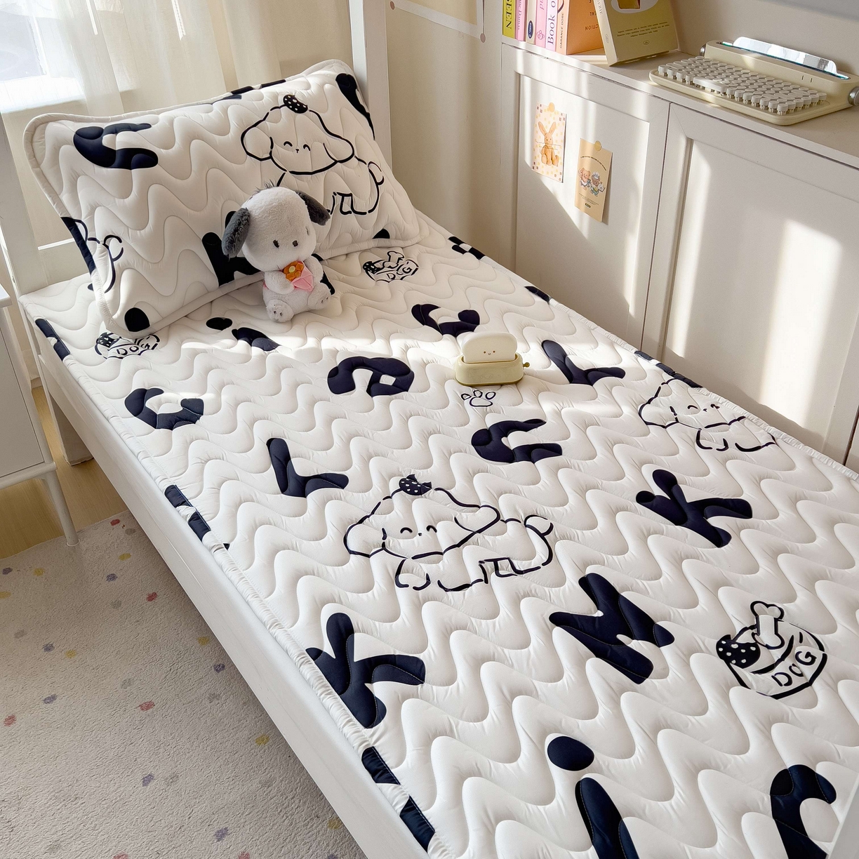 91家纺网 家纺一手货源 找家纺 希廷顿 2026新款印花夹棉防水床垫学生款 萌宠狗