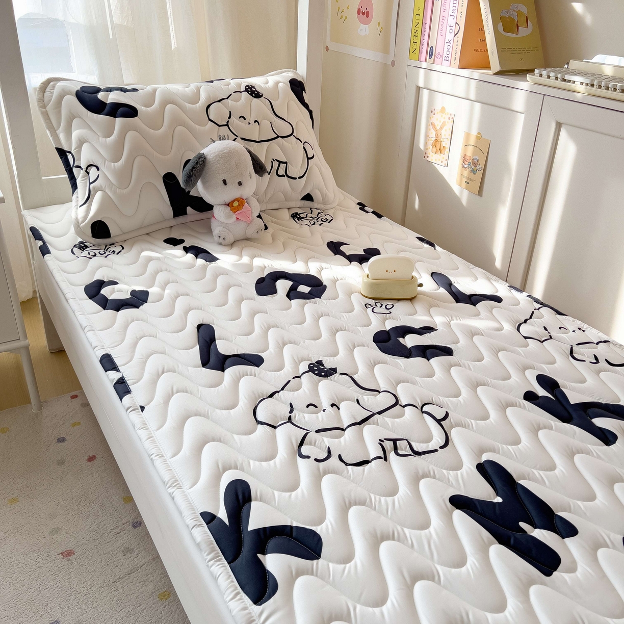 91家纺网 家纺一手货源 找家纺 希廷顿 2026新款印花夹棉防水床垫学生款 萌宠狗