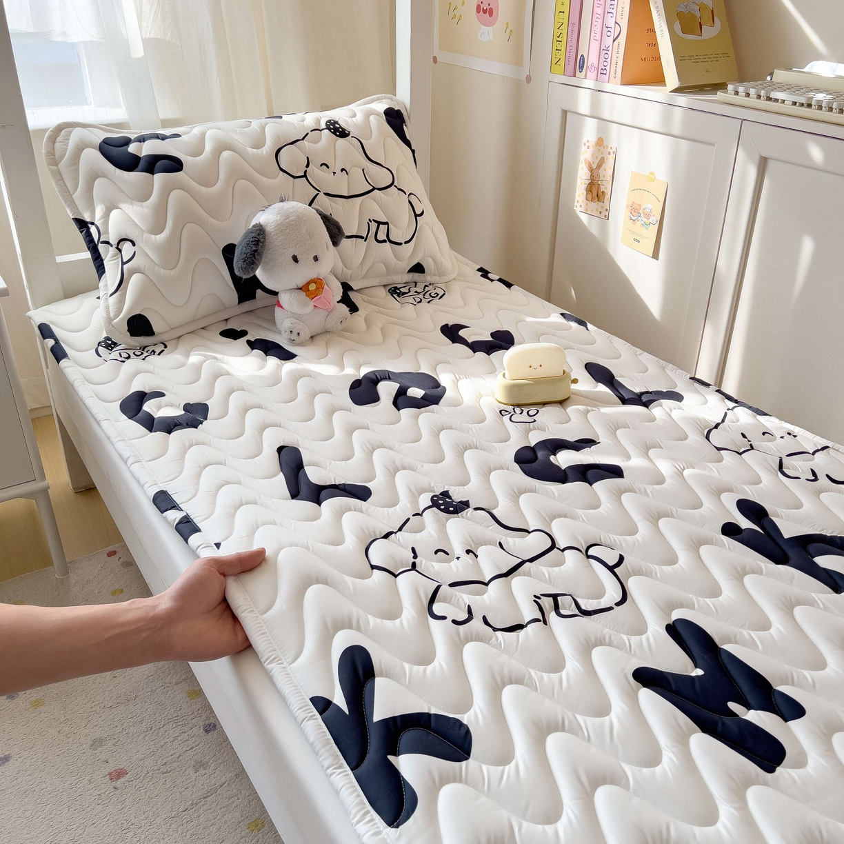 91家纺网 家纺一手货源 找家纺 希廷顿 2026新款印花夹棉防水床垫学生款 萌宠狗