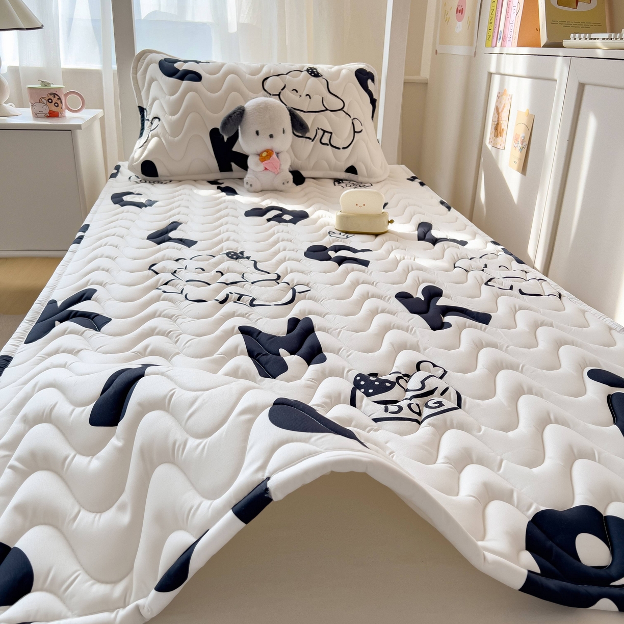 91家纺网 家纺一手货源 找家纺 希廷顿 2026新款印花夹棉防水床垫学生款 萌宠狗