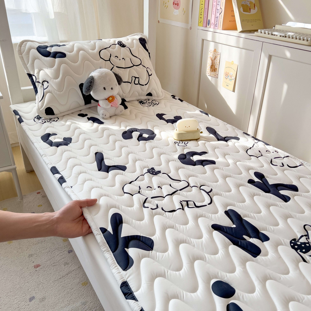 91家纺网 家纺一手货源 找家纺 希廷顿 2026新款印花夹棉防水床垫学生款 萌宠狗