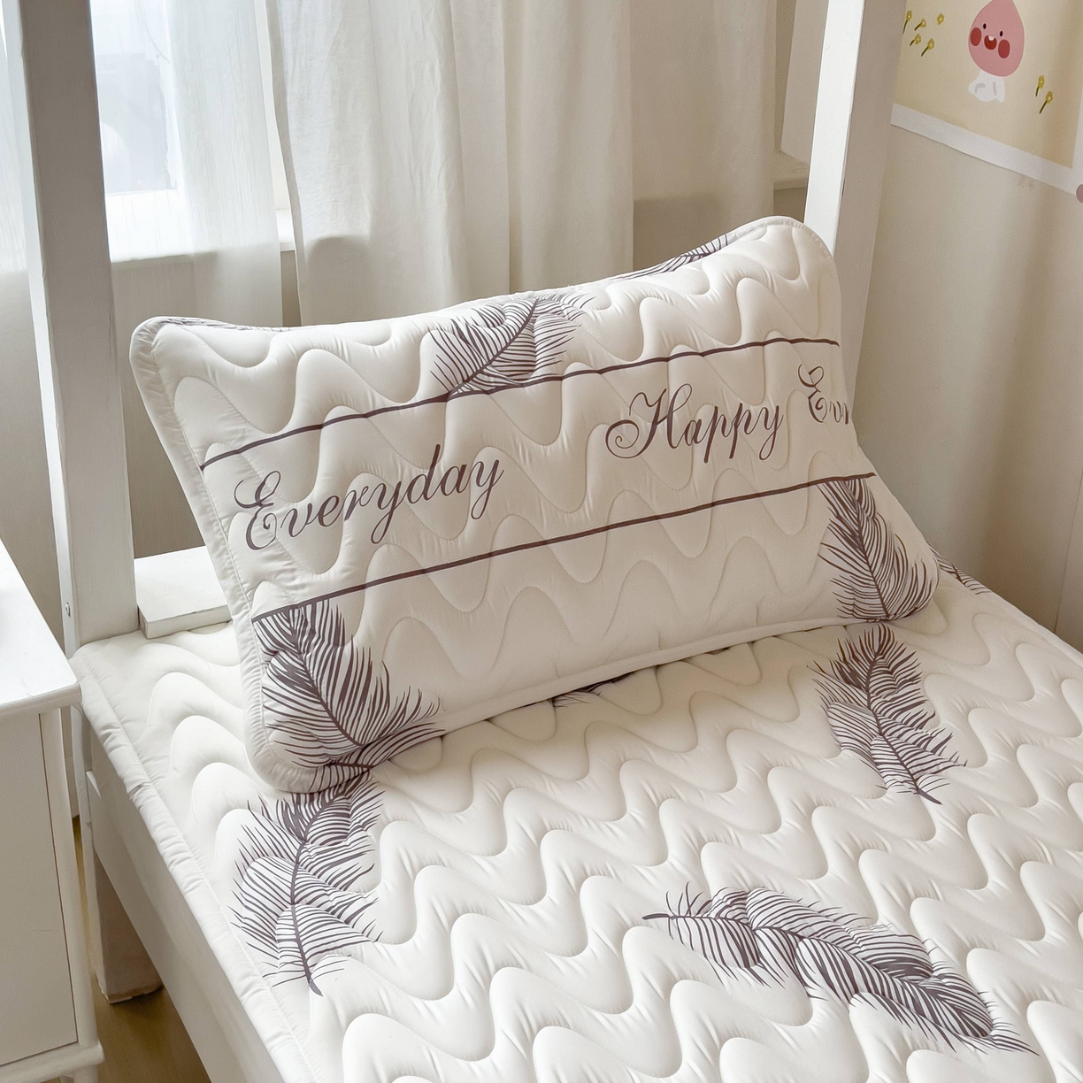 91家纺网 家纺一手货源 找家纺 希廷顿 2026新款印花夹棉防水床垫学生款 梦幻森林