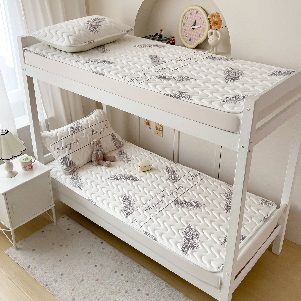 希廷顿 2026新款印花夹棉防水床垫学生款 梦幻森林