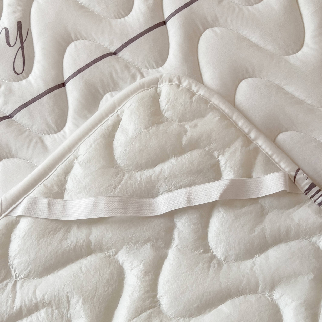 91家纺网 家纺一手货源 找家纺 希廷顿 2026新款印花夹棉防水床垫学生款 梦幻森林