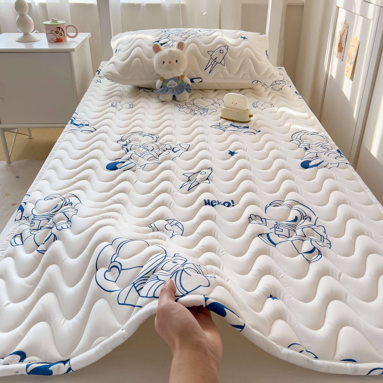 91家纺网 家纺一手货源 找家纺 希廷顿 2026新款印花夹棉防水床垫学生款 太空人