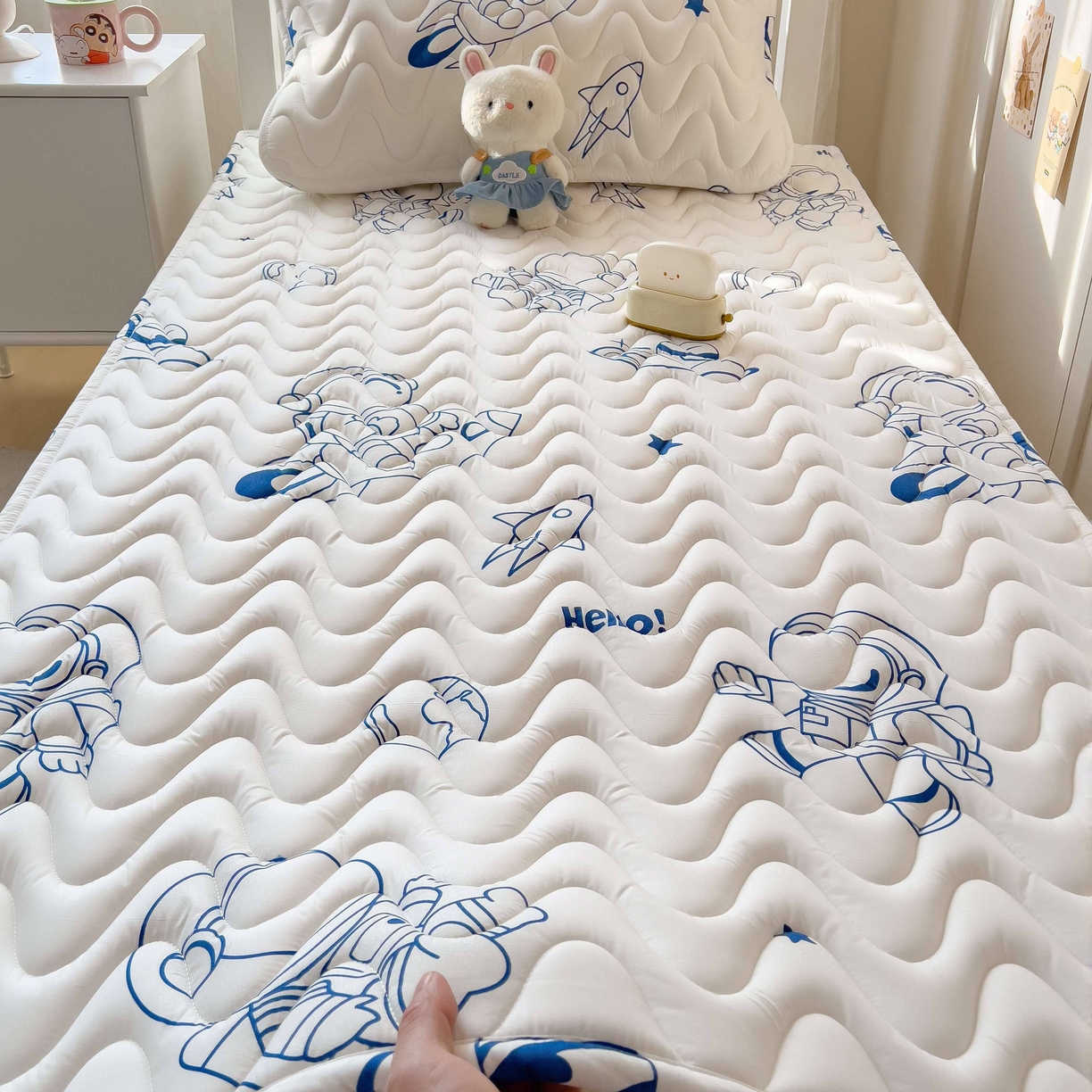 91家纺网 家纺一手货源 找家纺 希廷顿 2026新款印花夹棉防水床垫学生款 太空人