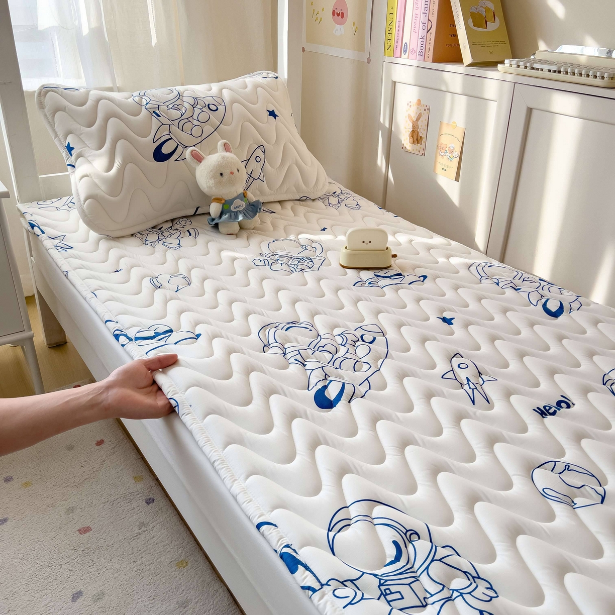 91家纺网 家纺一手货源 找家纺 希廷顿 2026新款印花夹棉防水床垫学生款 太空人