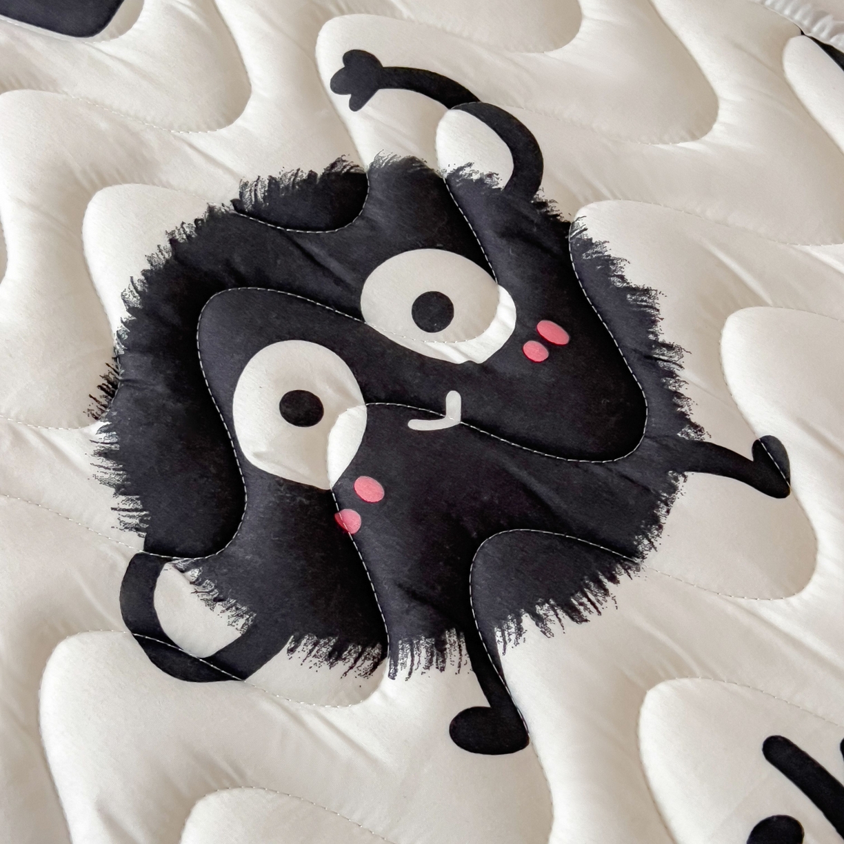 91家纺网 家纺一手货源 找家纺 希廷顿 2026新款印花夹棉防水床垫学生款 小煤球