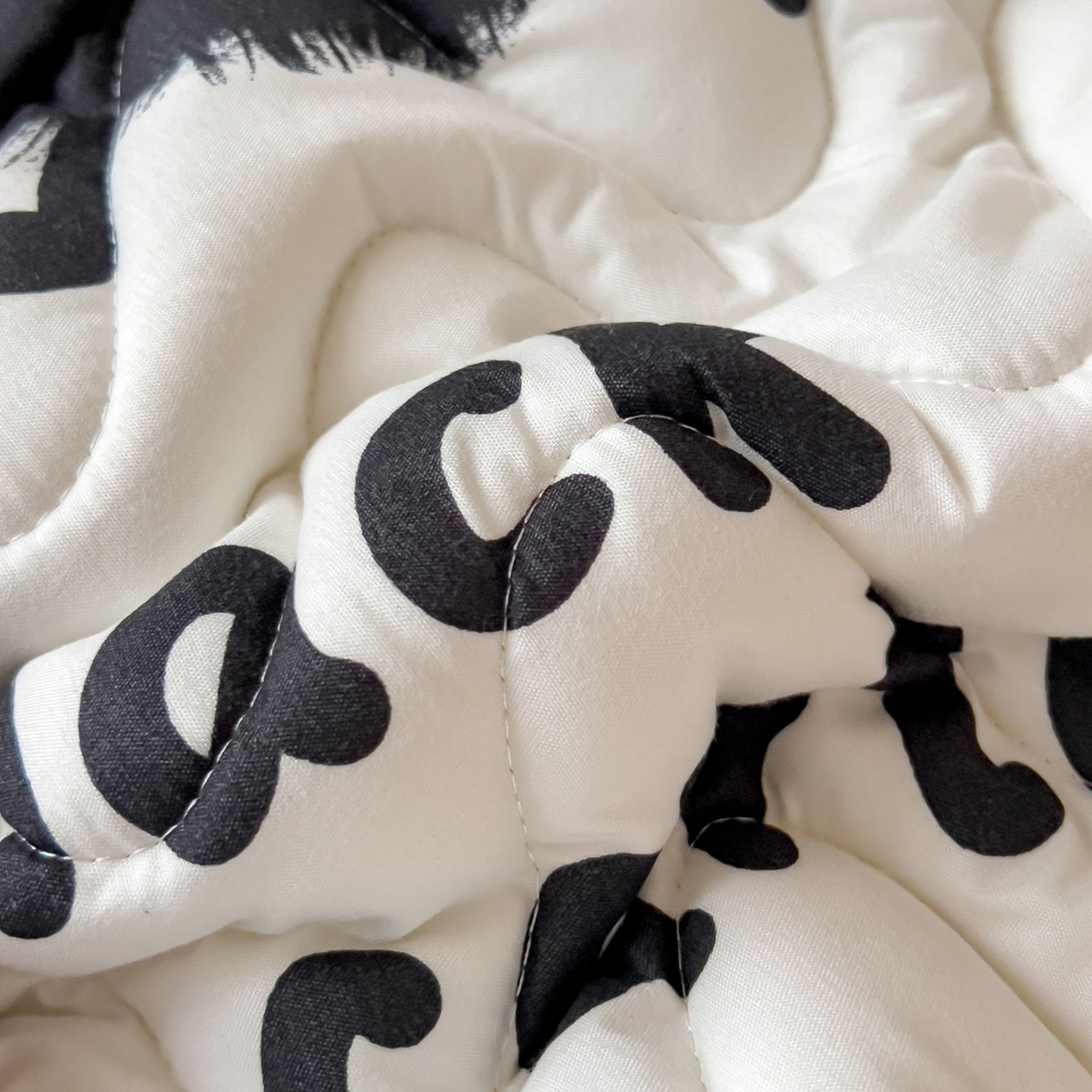 91家纺网 家纺一手货源 找家纺 希廷顿 2026新款印花夹棉防水床垫学生款 小煤球