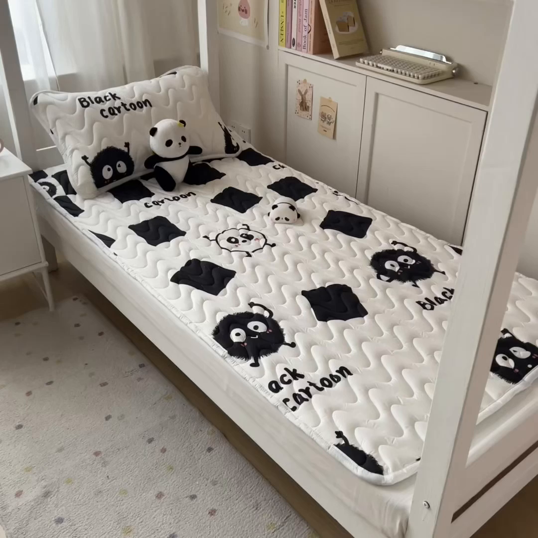 91家纺网 家纺一手货源 找家纺 希廷顿 2026新款印花夹棉防水床垫学生款 小煤球