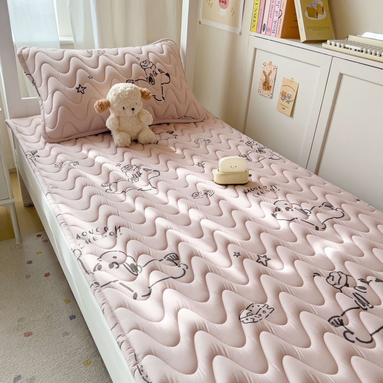 91家纺网 家纺一手货源 找家纺 希廷顿 2026新款印花夹棉防水床垫学生款 星星犬