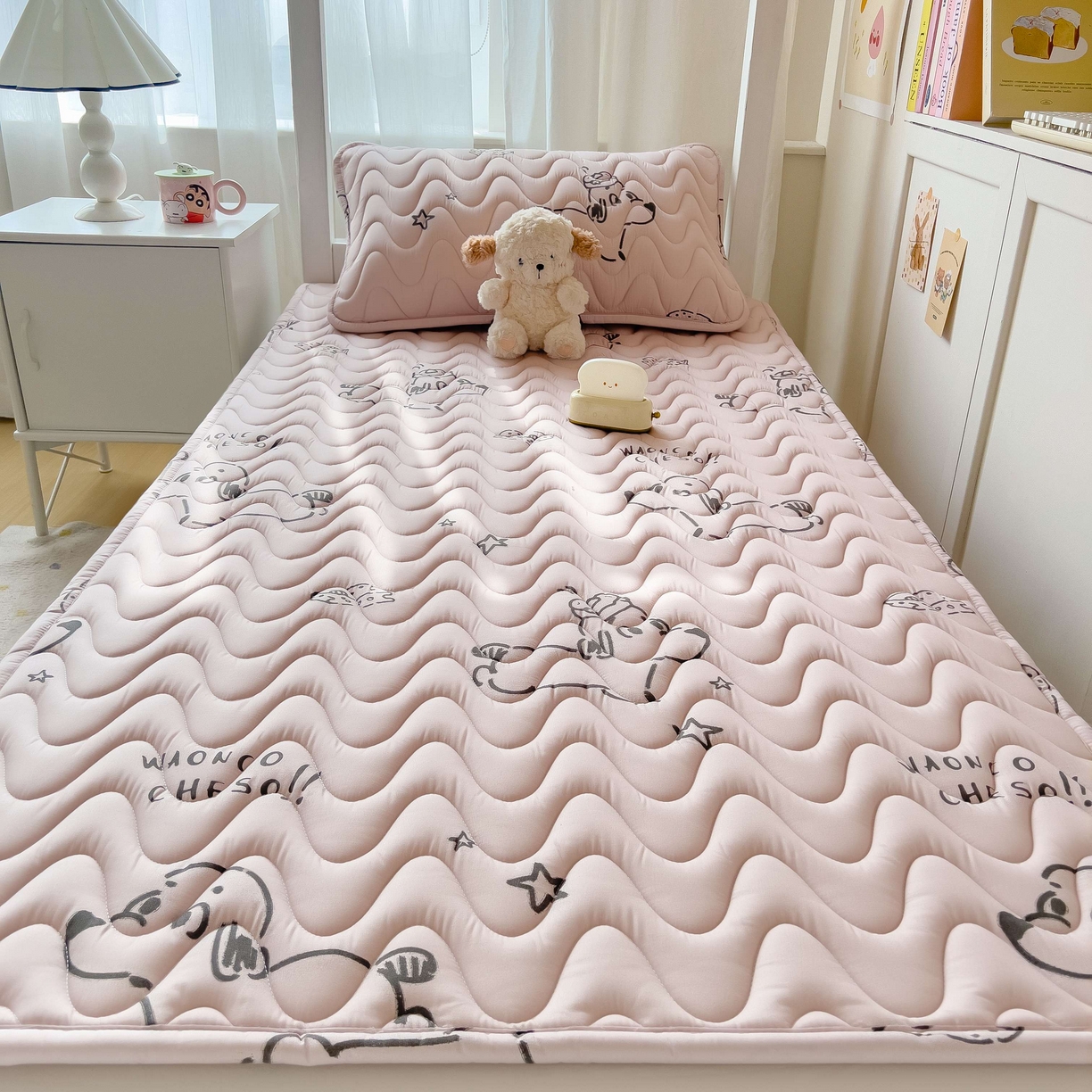 91家纺网 家纺一手货源 找家纺 希廷顿 2026新款印花夹棉防水床垫学生款 星星犬