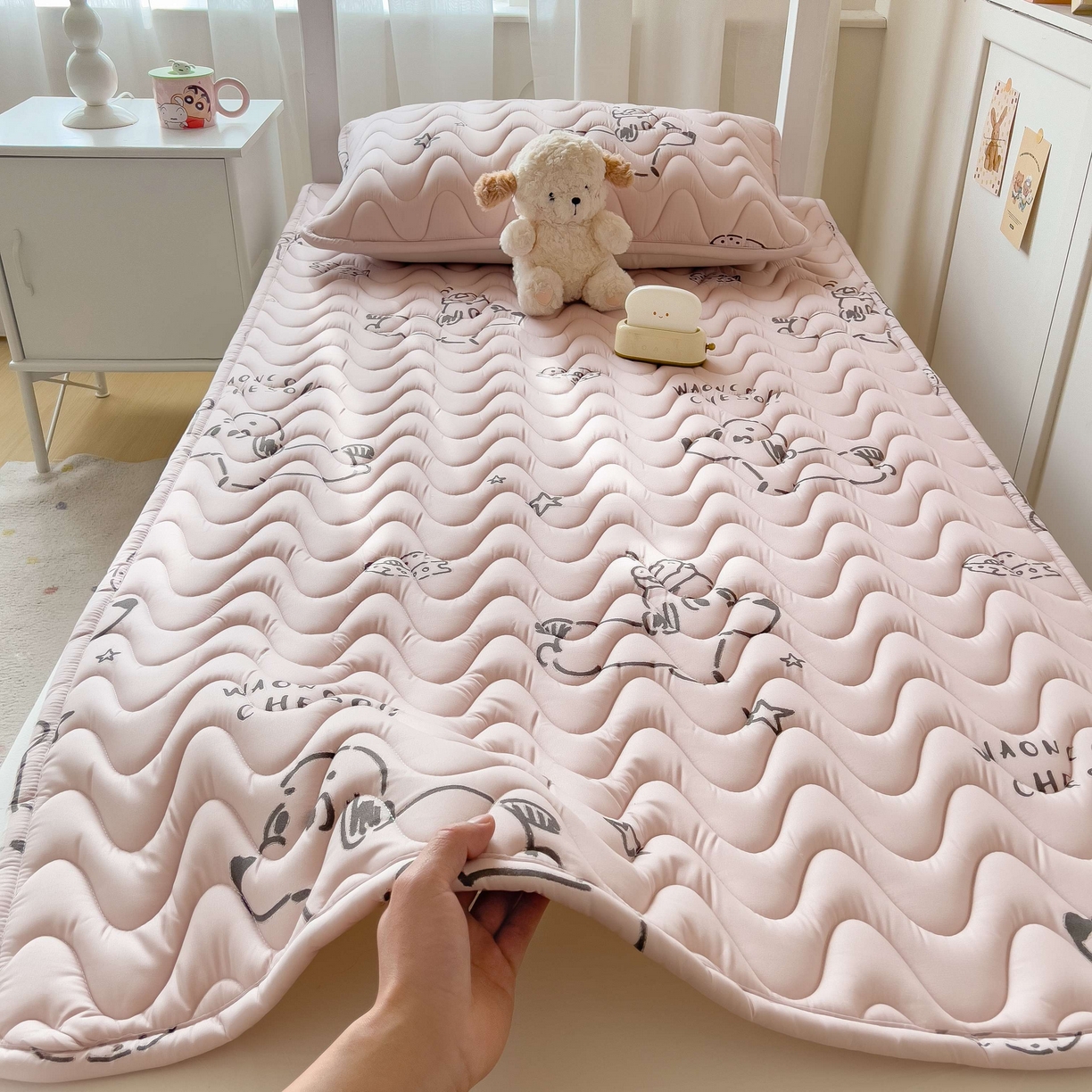 91家纺网 家纺一手货源 找家纺 希廷顿 2026新款印花夹棉防水床垫学生款 星星犬