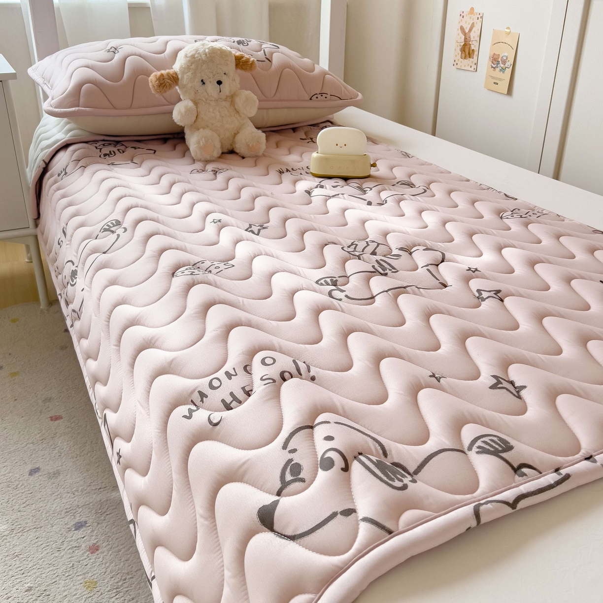 91家纺网 家纺一手货源 找家纺 希廷顿 2026新款印花夹棉防水床垫学生款 星星犬