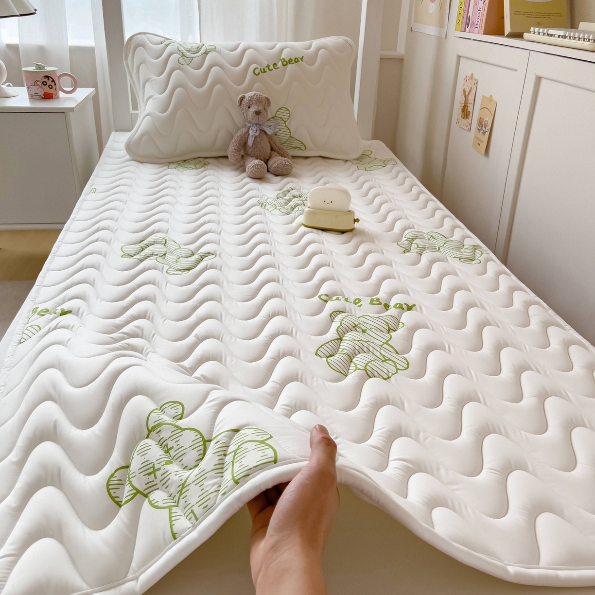 91家纺网 家纺一手货源 找家纺 希廷顿 2026新款印花夹棉防水床垫学生款 熊本熊